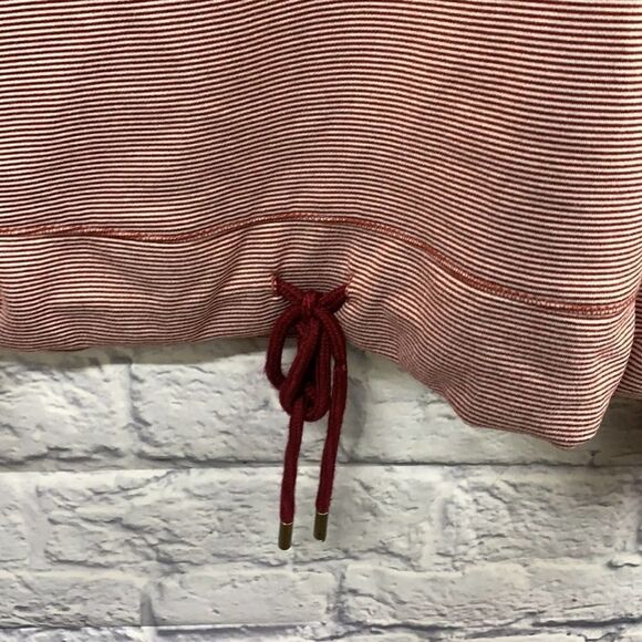 Urban Romantics Red and White‎ Striped Crop Mock Neck Sweater Size Small - Picture 3 of 5